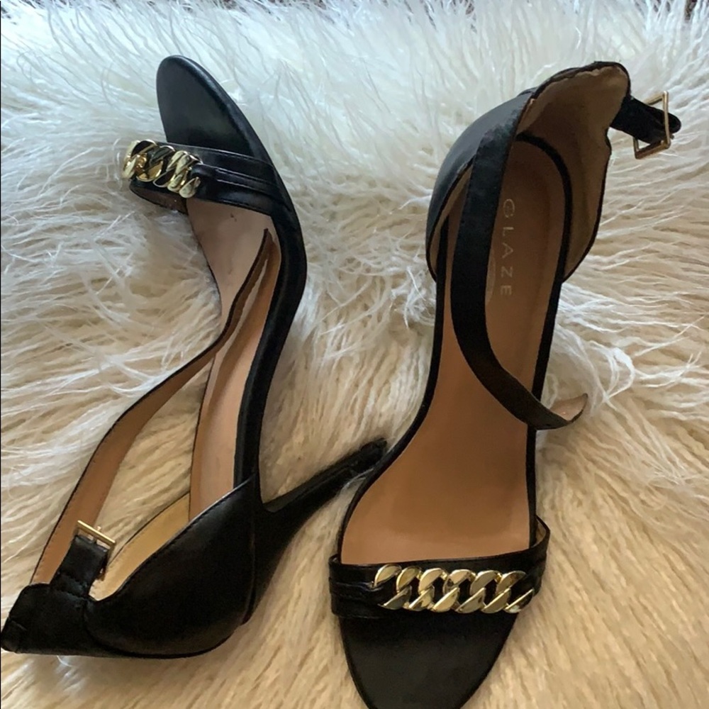 Black heels with strap
